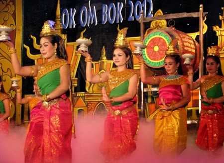 Lễ hội OK-Om-Bok của người Khmer Nam Bộ