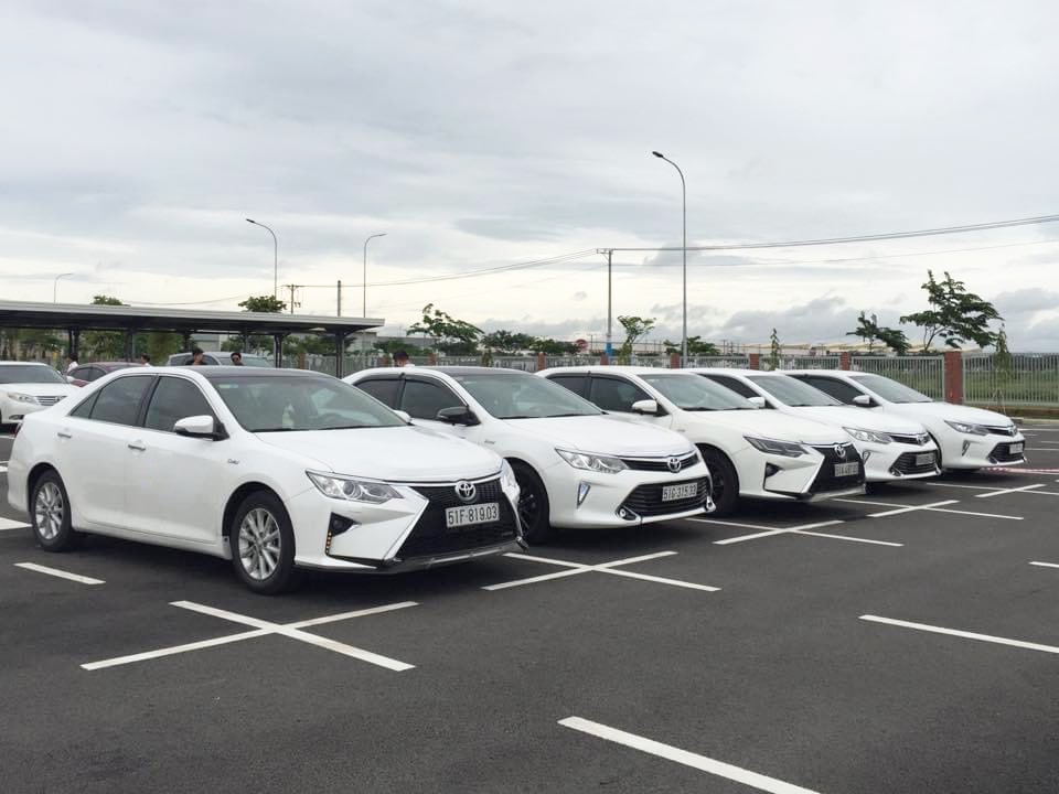 Đặt xe 4 chỗ sân bay Tân Sơn Nhất gấp – Có xe ngay, không lo chờ đợi! Đặt xe 4 chỗ sân bay Tân Sơn Nhất gấp – Có xe ngay, không lo chờ đợi!